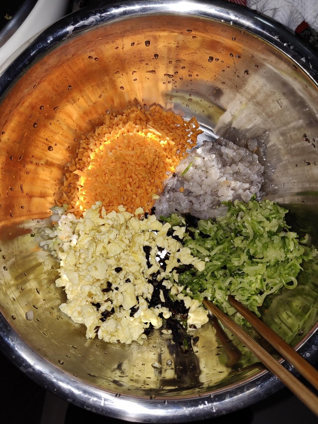 西葫芦虾仁饺子的做法