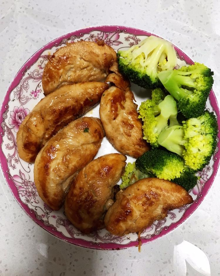 香煎嫩滑鸡胸肉