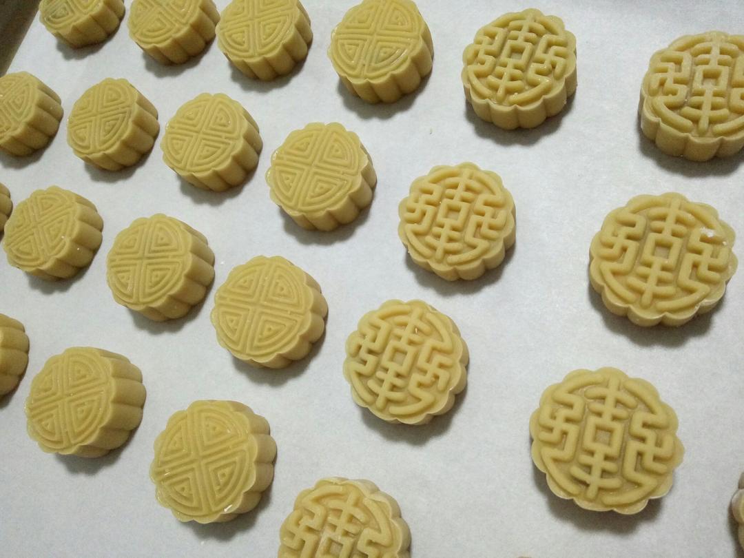 广式月饼—蛋黄莲蓉月饼