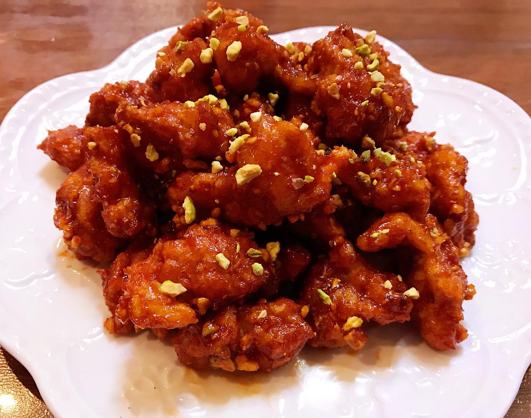 韩国街头小吃又甜又辣的裹酱炸鸡块