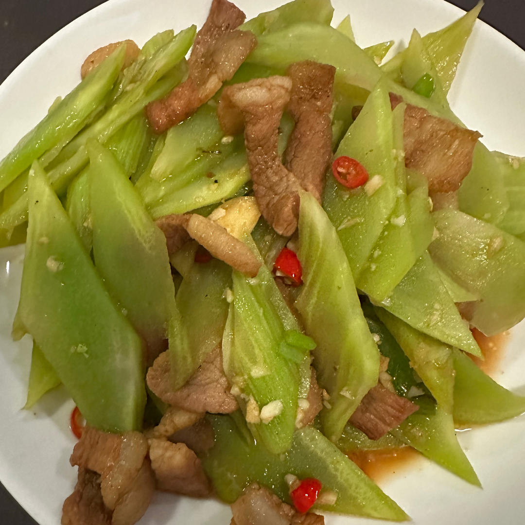 莴笋炒肉片
