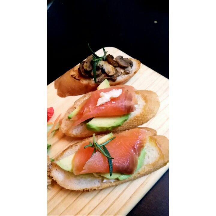 大头pat做的烟熏三文鱼tapas