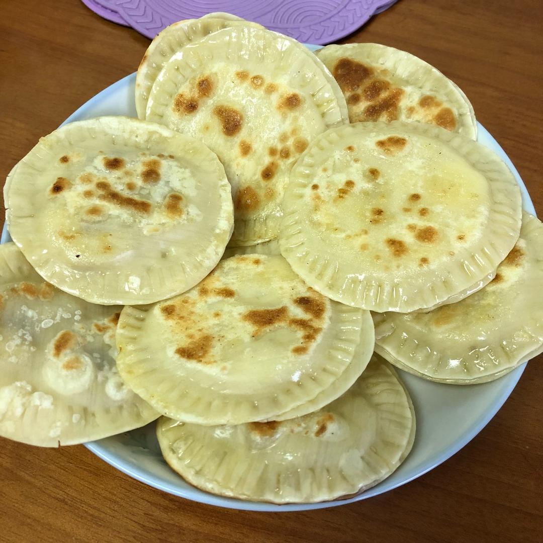 爱做没事的alisa做的饺子皮香蕉派