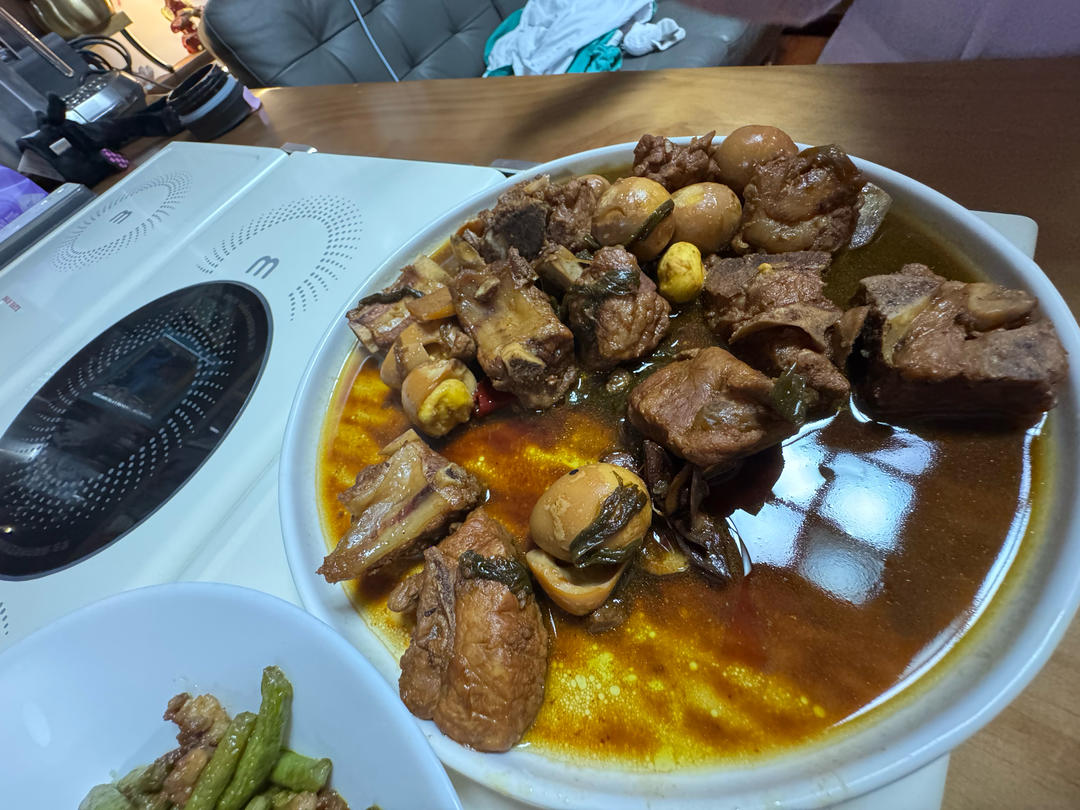 鹌鹑蛋排骨煲