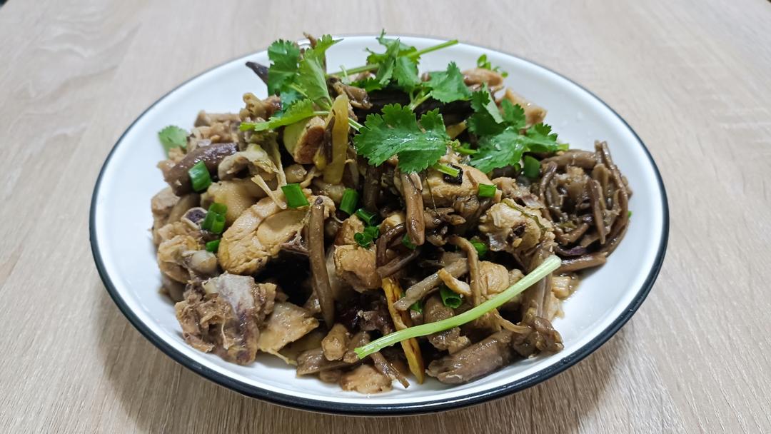 茶树菇炖鸡