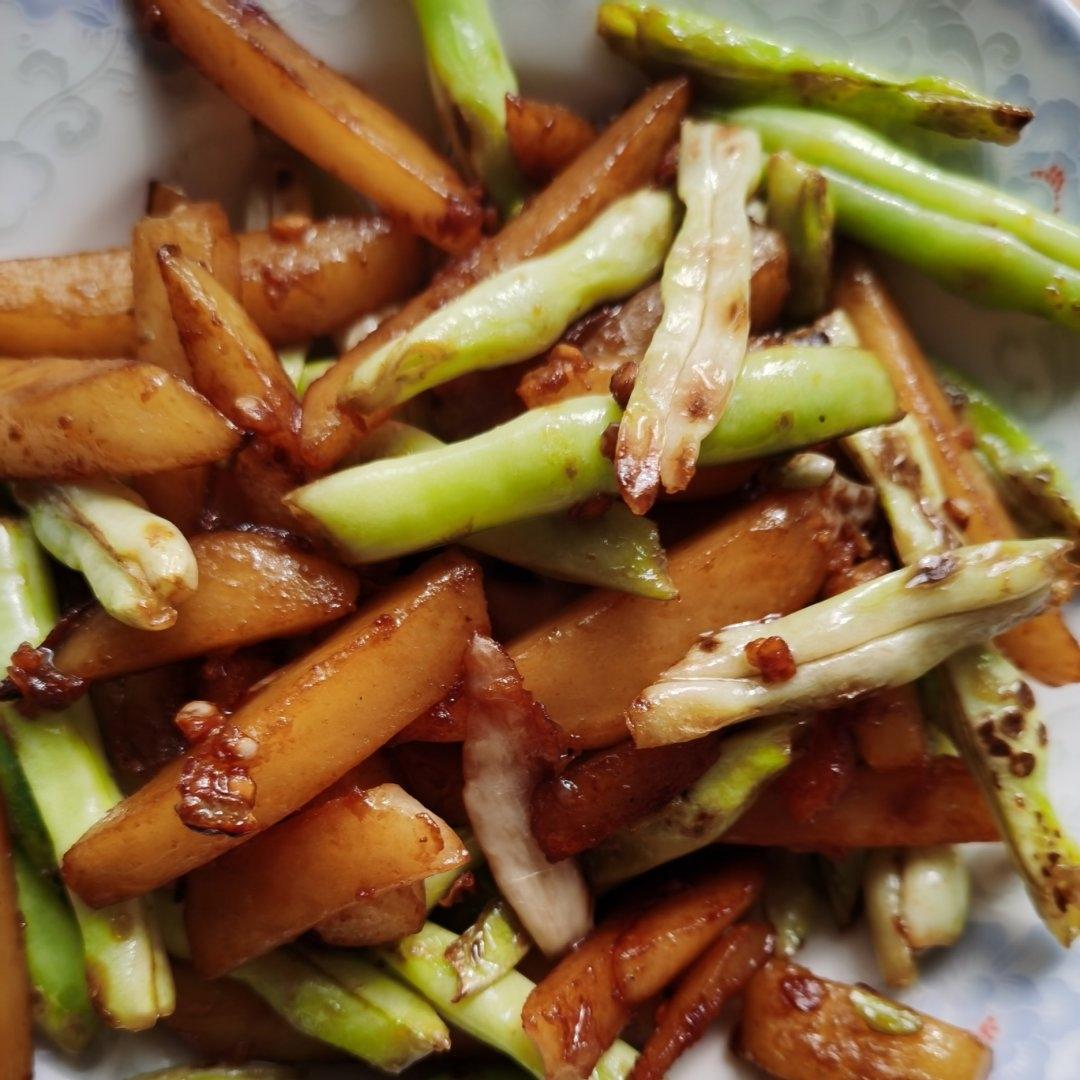 简单又好吃的土豆烧芸豆