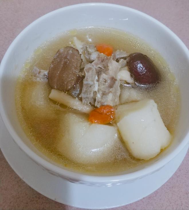 温补益胃的淮山鸡汤🐔的做法
