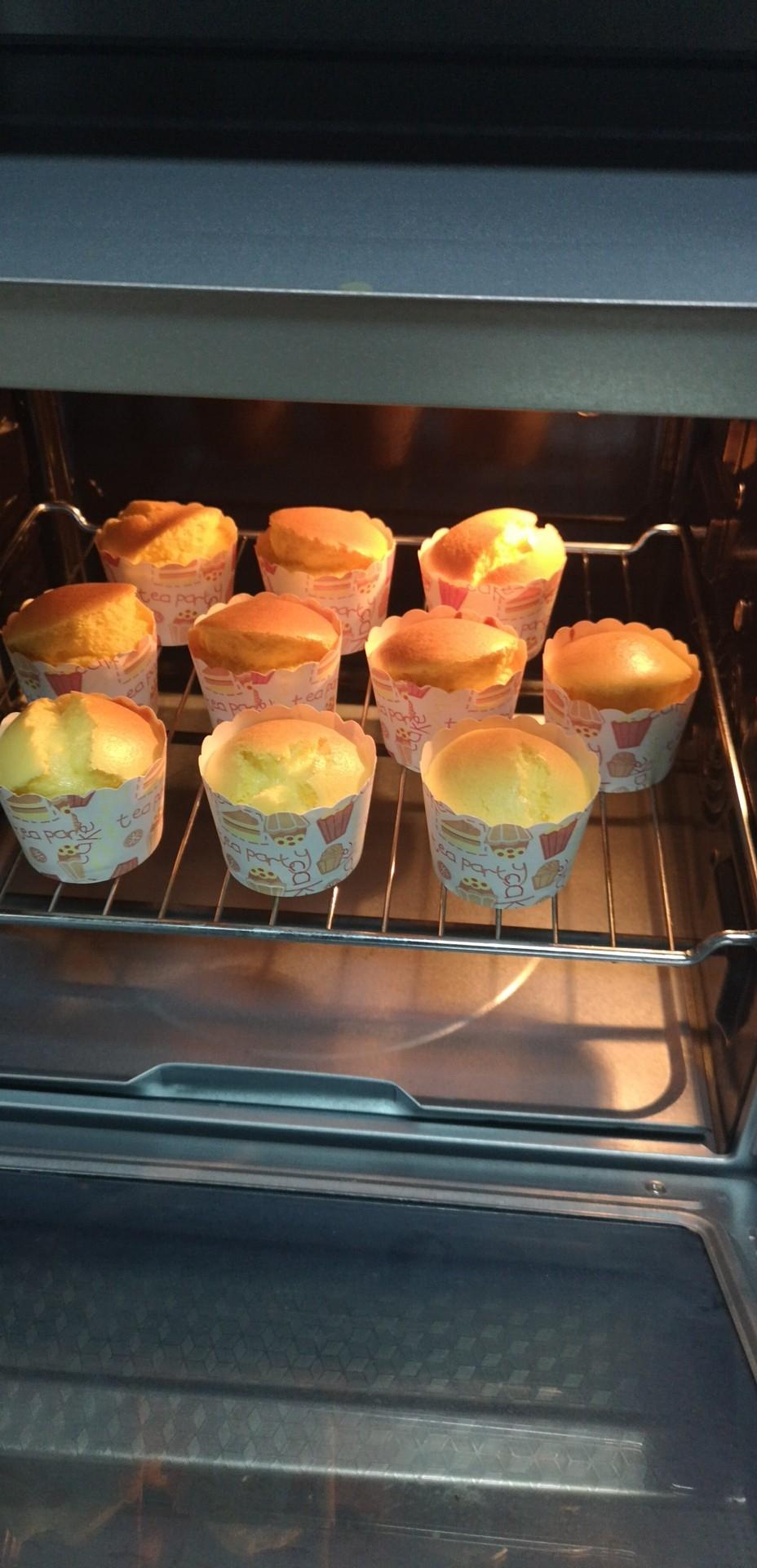 古早的纸杯蛋糕