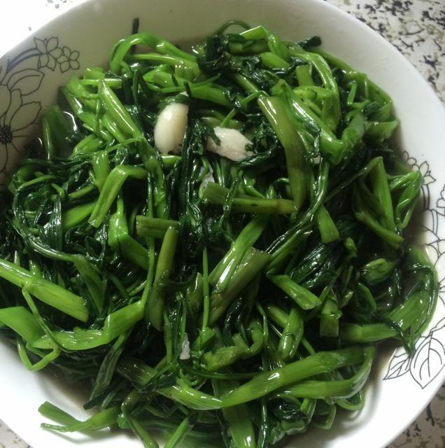 【蒜蓉空心菜的做法步骤图,蒜蓉空心菜怎么做好吃】落落73_下厨房