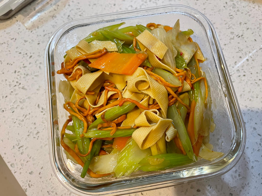究极解油腻好菜：蒜炒西芹