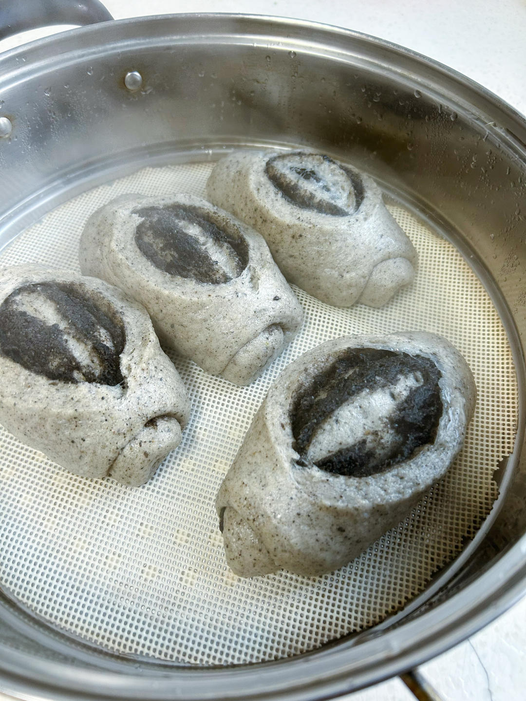黑芝麻奶酥馒头