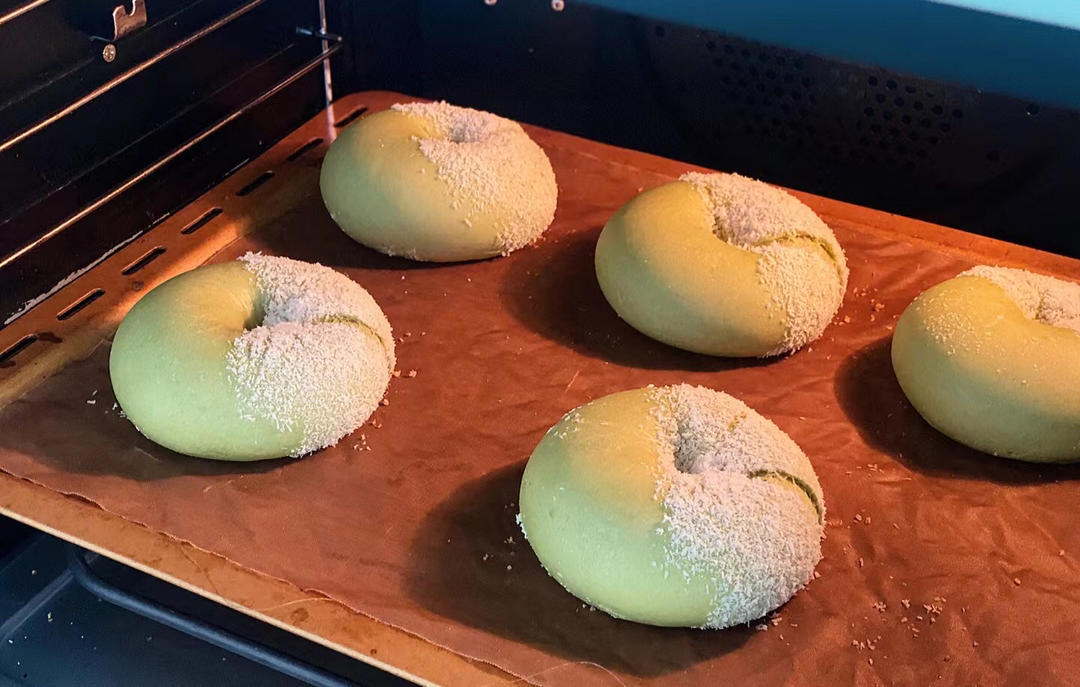 斑斓椰椰芋泥贝果🥯空口吃馅🥥香气浓郁