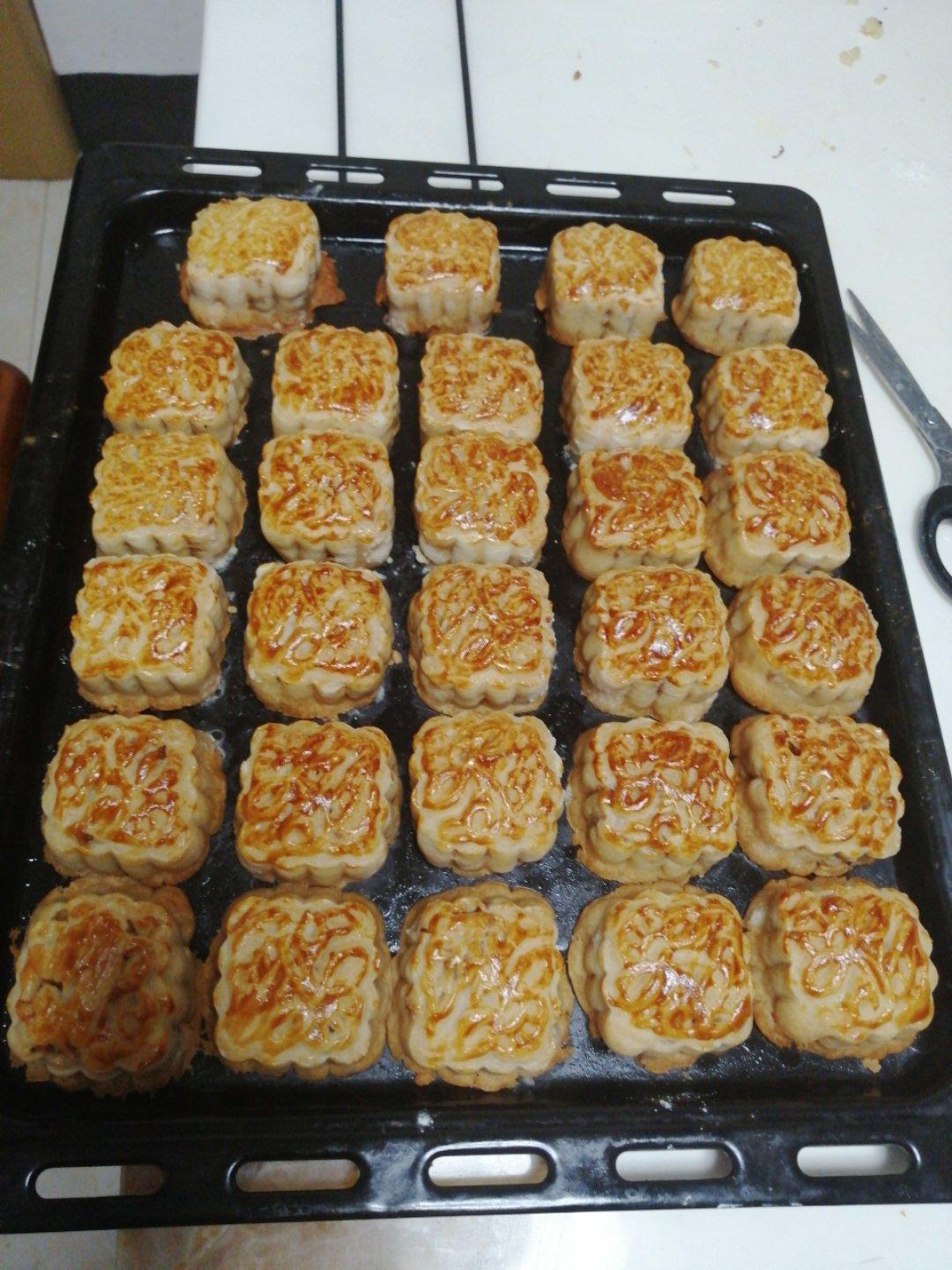 纯白莲蓉月饼