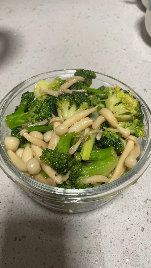低脂低卡‼️鲜嫩好吃不长胖的西兰花炒菌菇