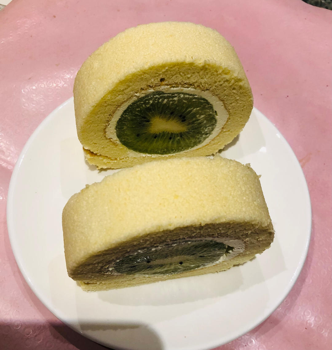 一个猕猴桃卷（蛋糕卷）