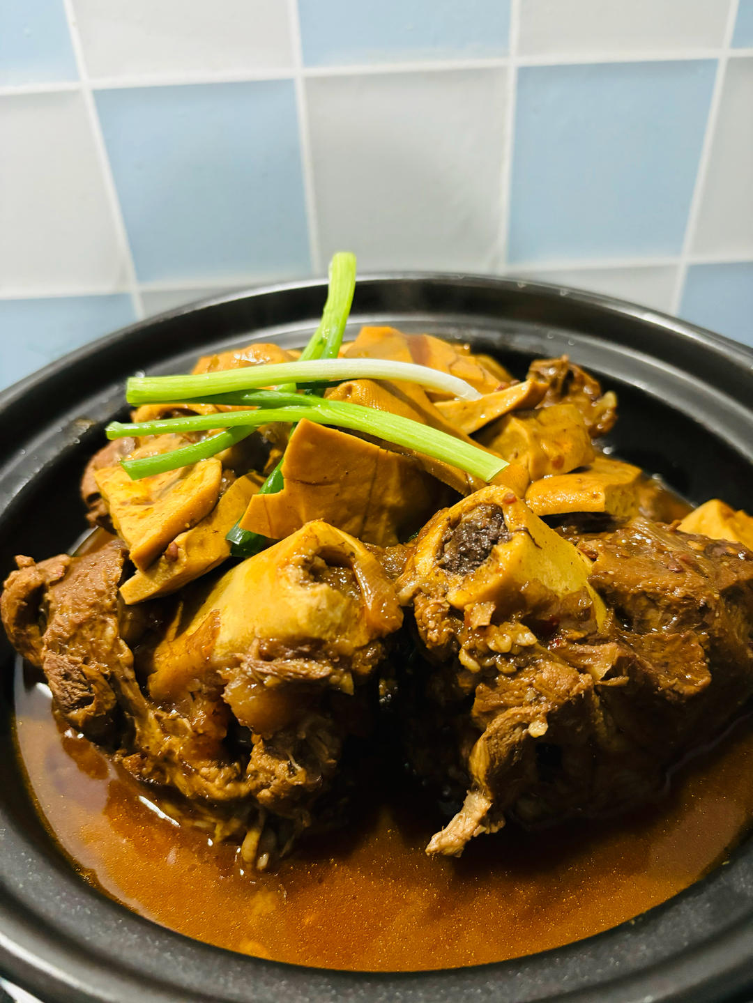 豆干酱香筒大骨的做法