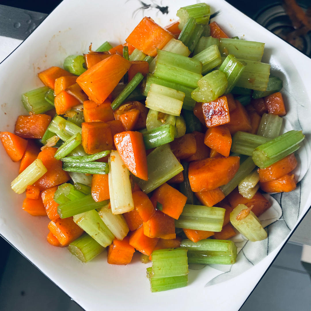 ✅第5道快手低脂菜🥕清脆爽口的芹菜炒胡萝卜✨