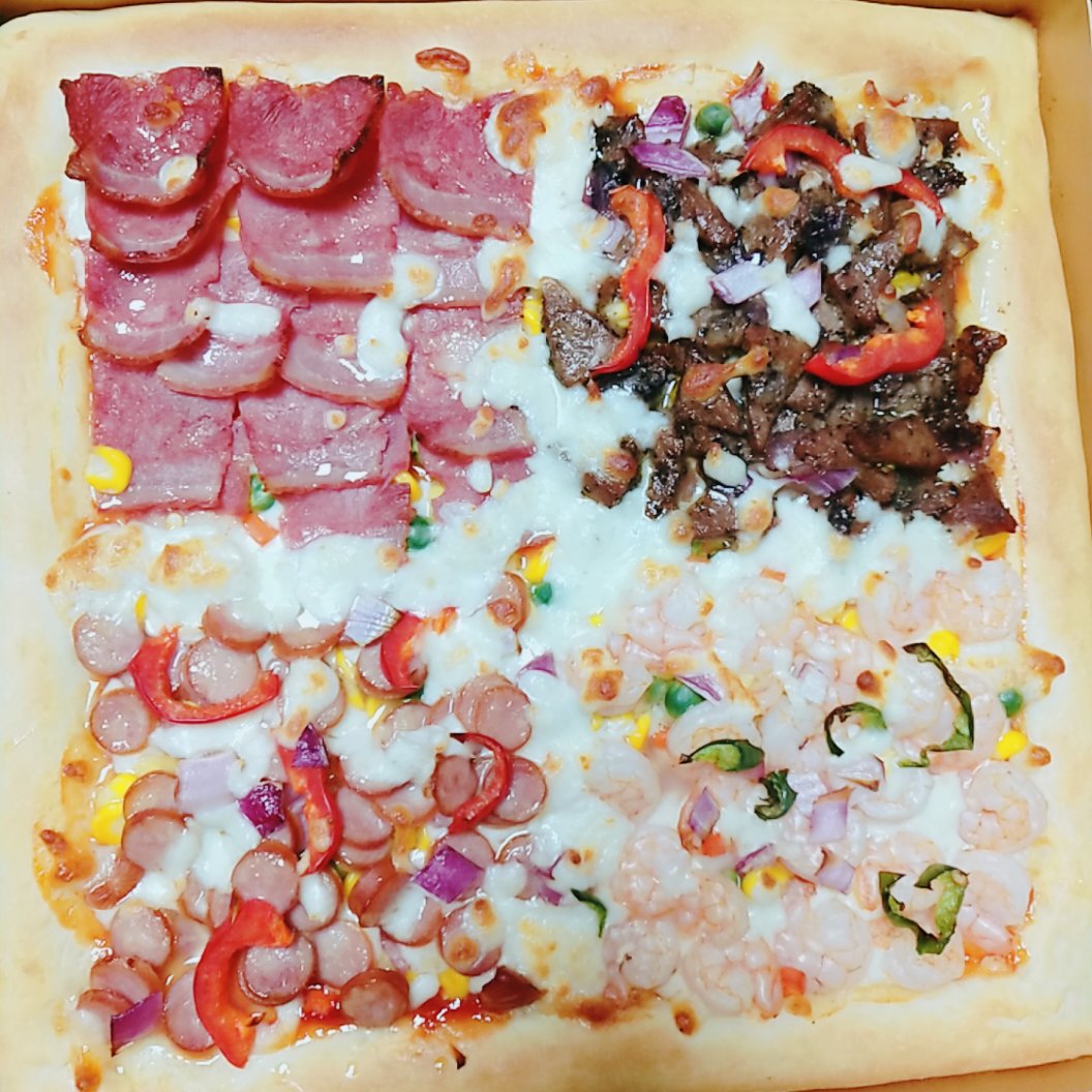 四拼披萨