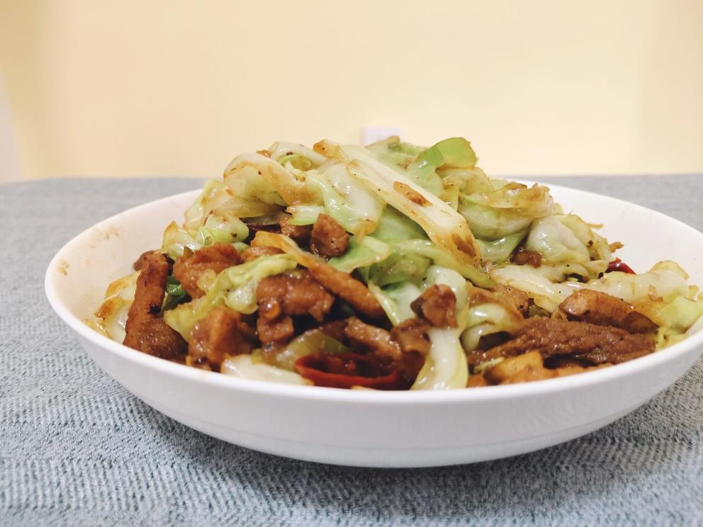 馋哭隔壁小孩的包菜炒肉