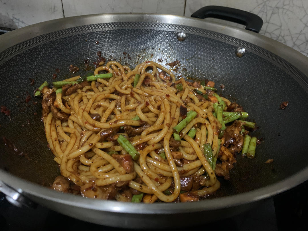 刺激灵魂：新疆爆辣炒米粉🍜