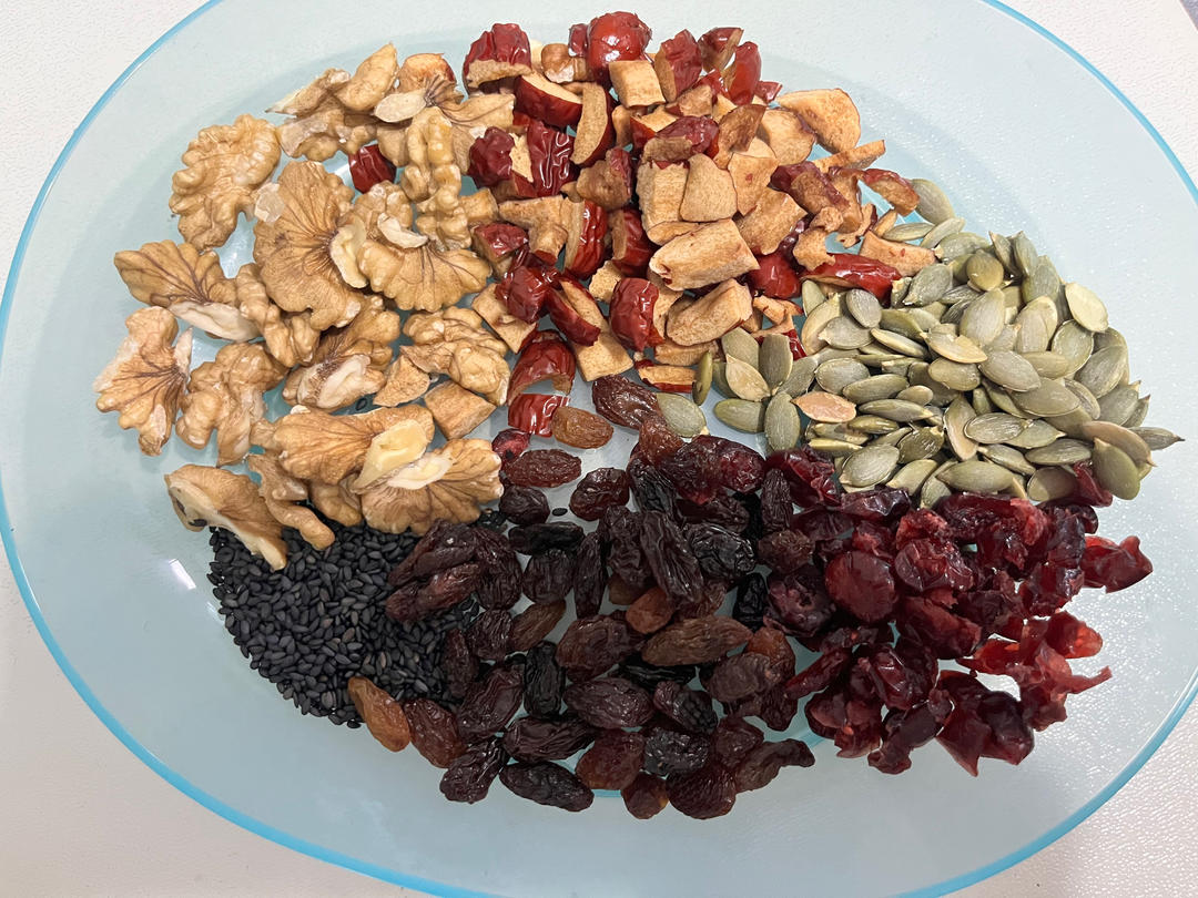 全麦蔓越莓核桃软欧包