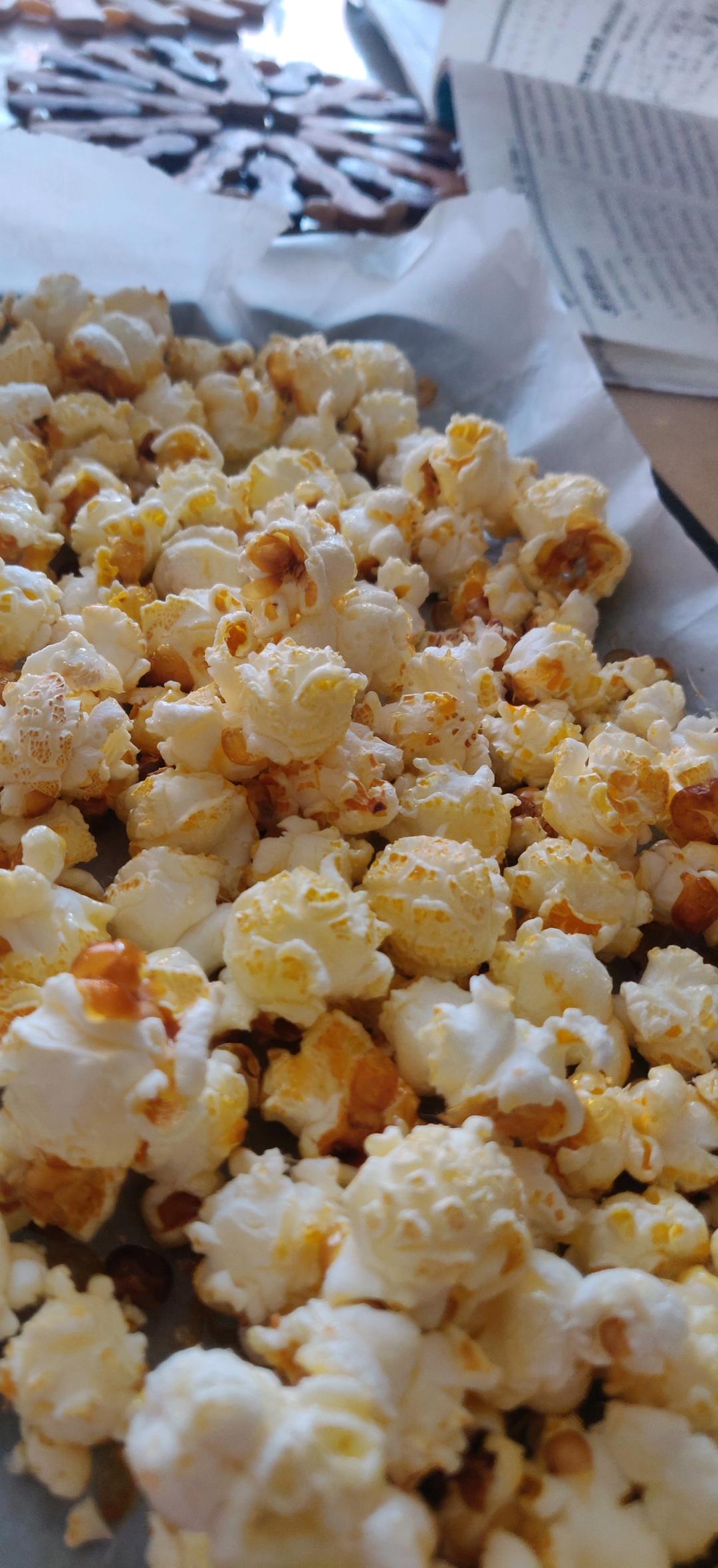 爆米花来了！！！超级简单易上手的焦糖/巧克力爆米花