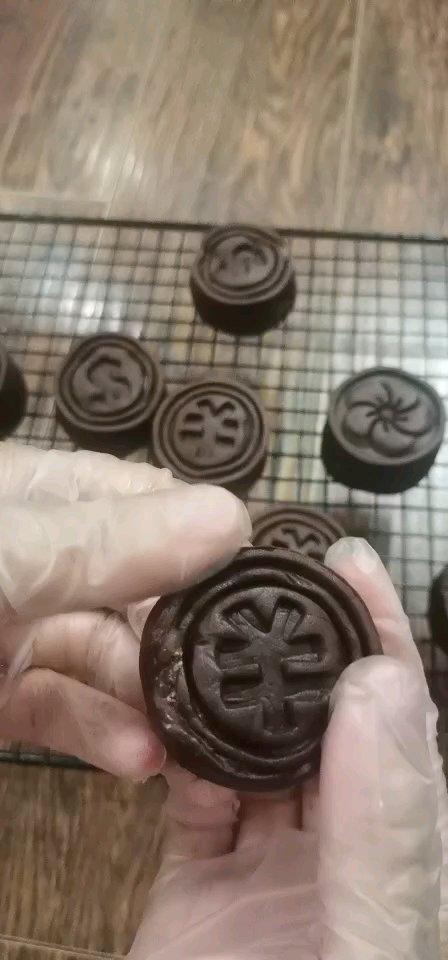 巧克力奶酪椰蓉拉丝月饼