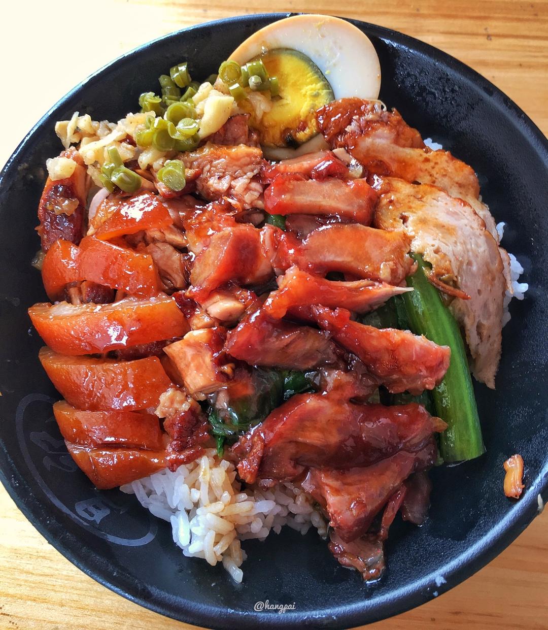 作品 雁带锦书做的晚餐2017年12月9日 叉烧猪脚双拼饭,昨天在公司附近