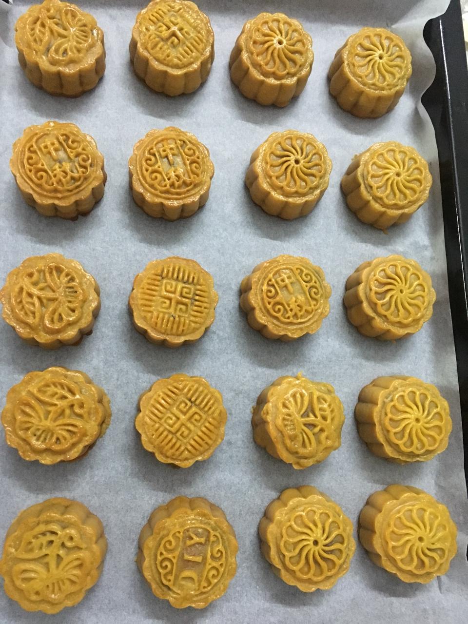 广式月饼——蛋黄莲蓉月饼