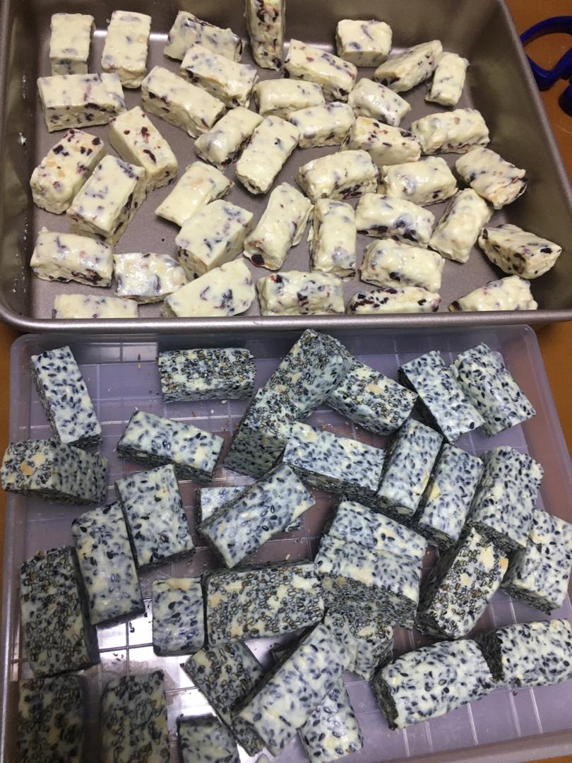 15分钟搞定‼️巨香无比，好吃不腻，人气养生黑芝麻牛轧糖