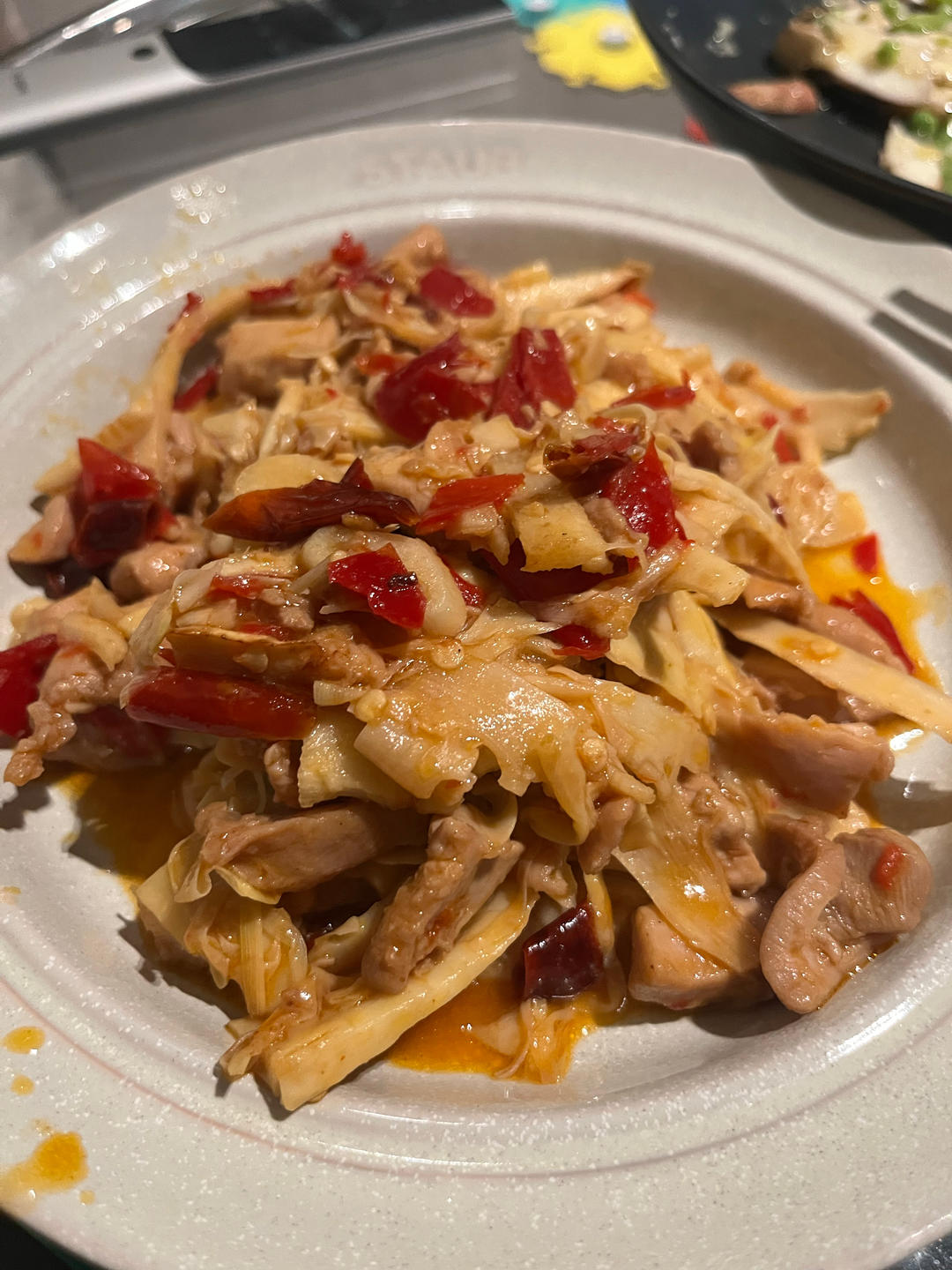 泡椒笋子炒鸡腿