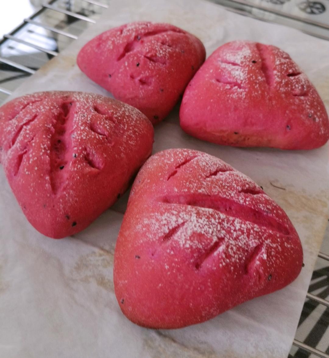 火龙果软欧包，粉嘟嘟～