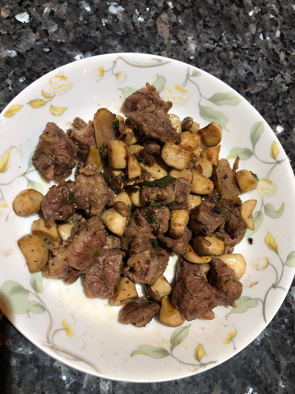 黑胡椒杏鲍菇牛肉粒