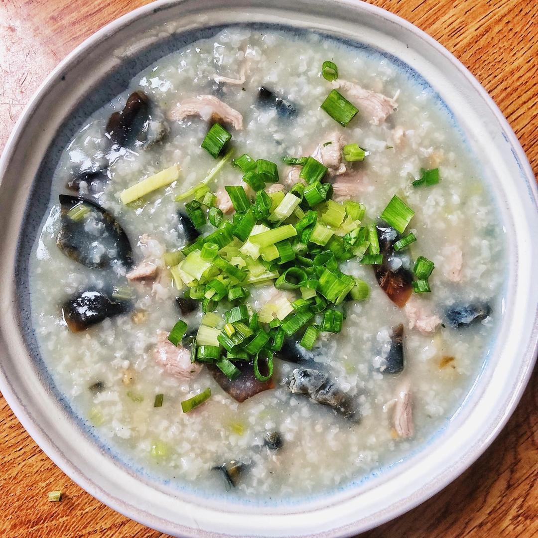 十五分钟快手之香滑皮蛋瘦肉粥(附五分钟电饭煲电压力锅更快捷方法)