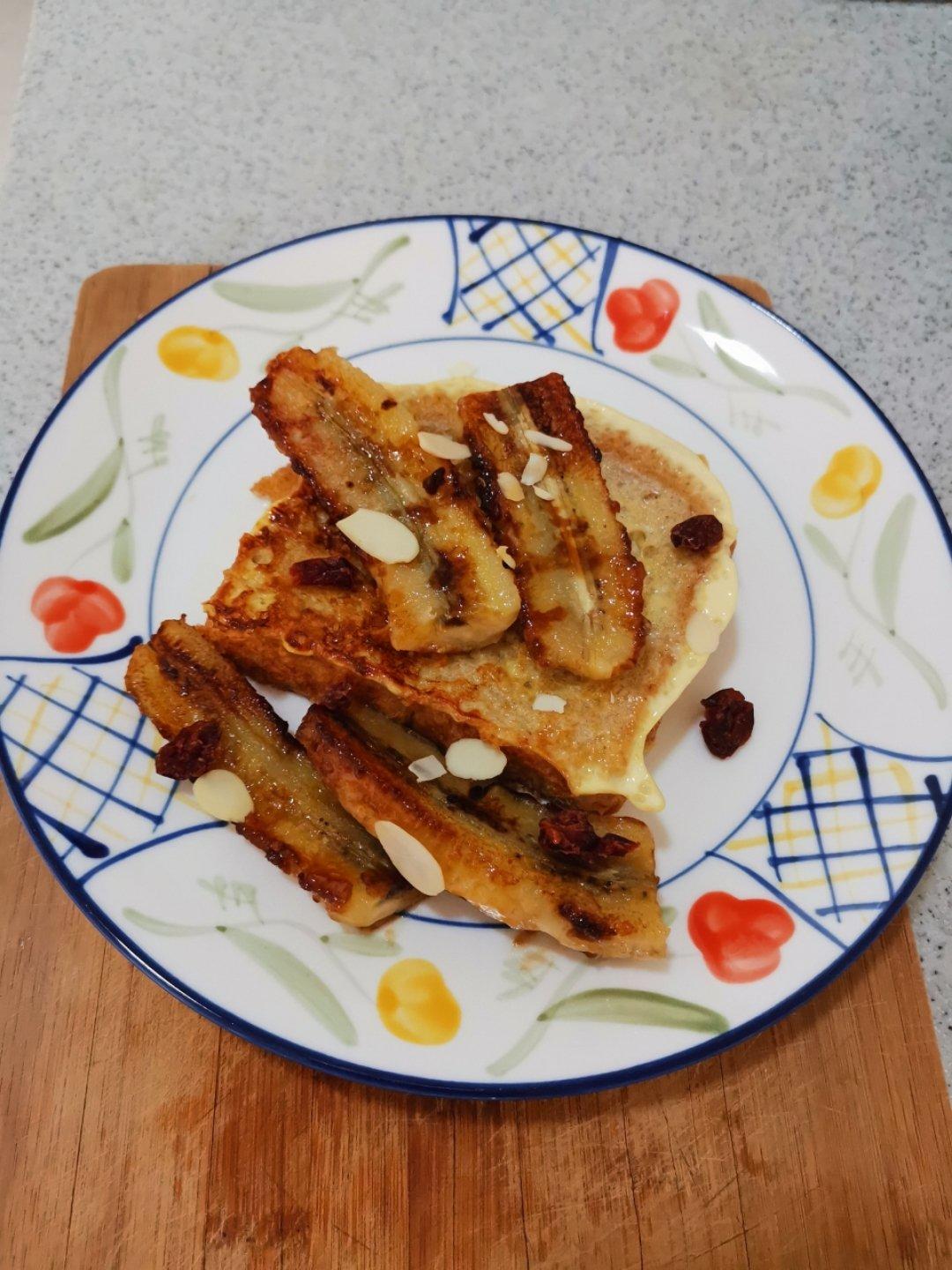 法式吐司配焦糖香蕉