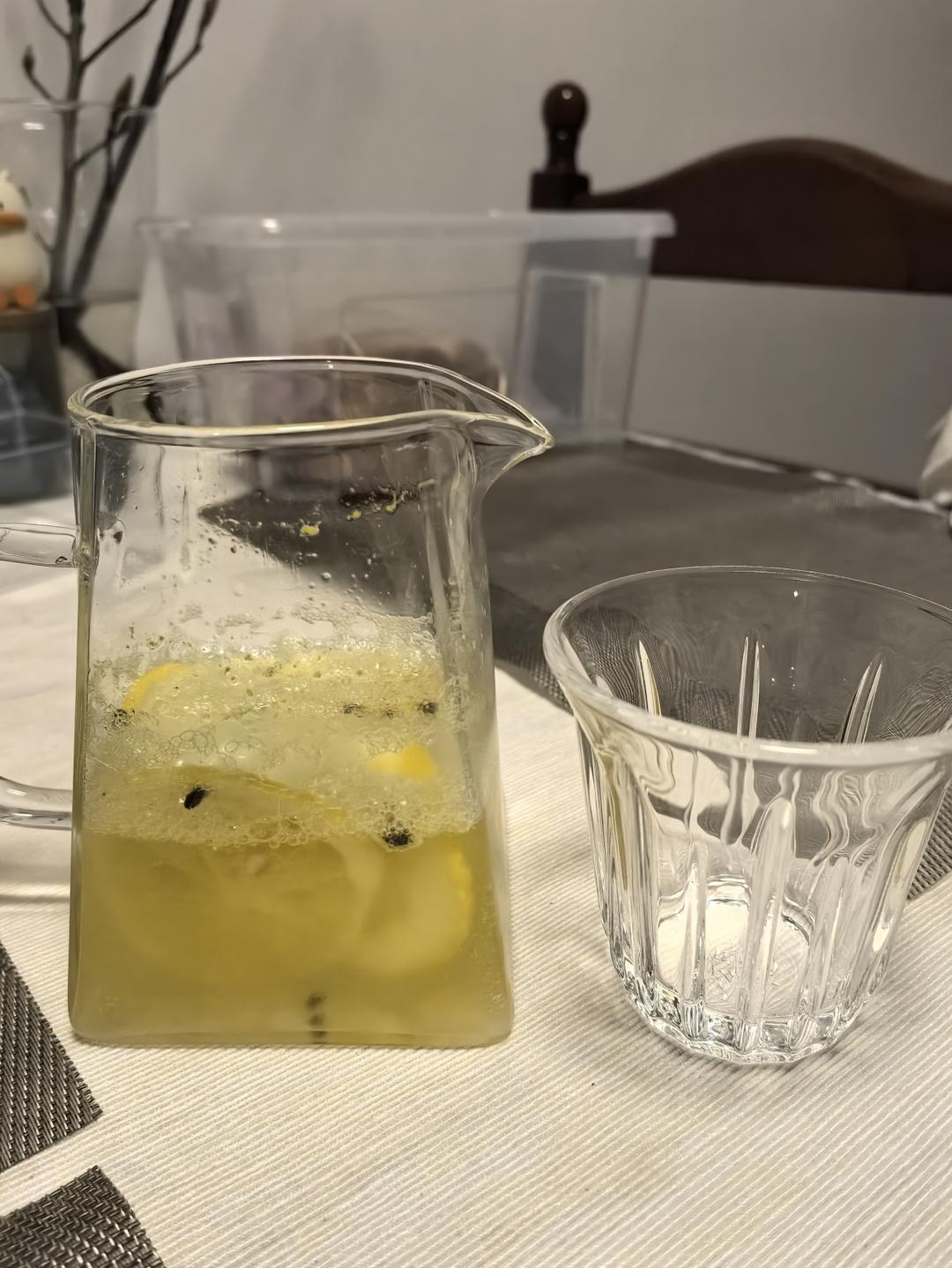 冷饮--百香果柠檬苏打水