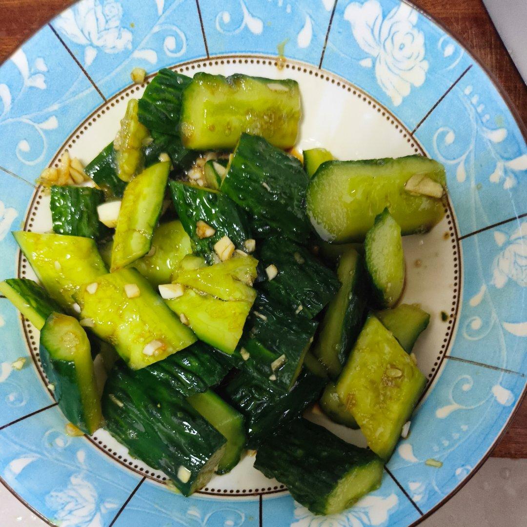 凉拌拍黄瓜