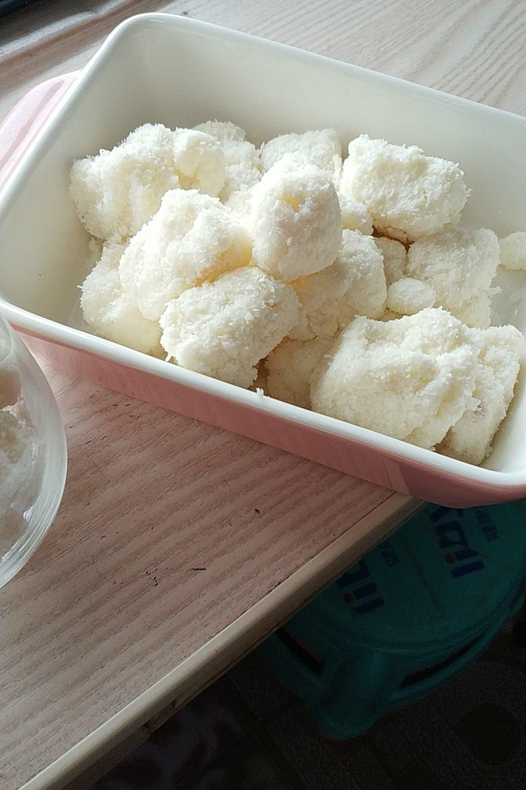 完胜85度C牛奶椰丝小方
