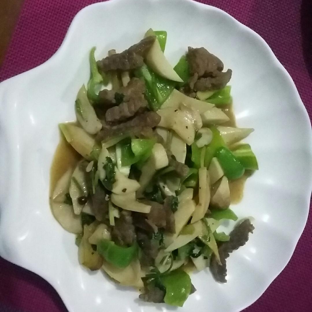 黑椒杏鲍菇牛肉粒