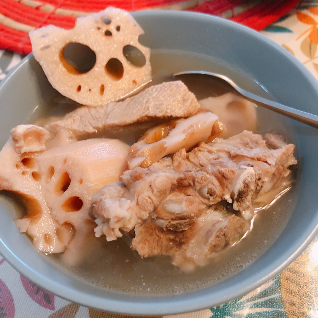 莲藕玉米排骨汤