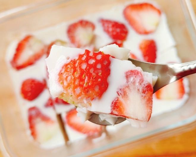 🍓草莓牛奶冻🍮【超快手】的做法