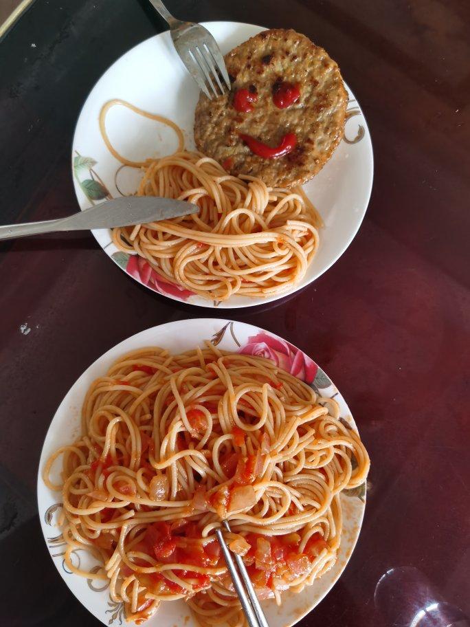 番茄肉酱意大利面