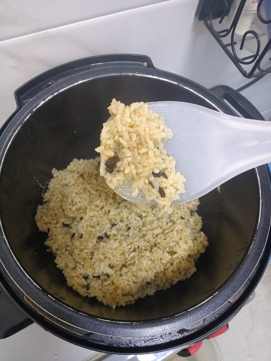 菌菇肥牛炒饭（菌汤底料版）的做法 步骤5