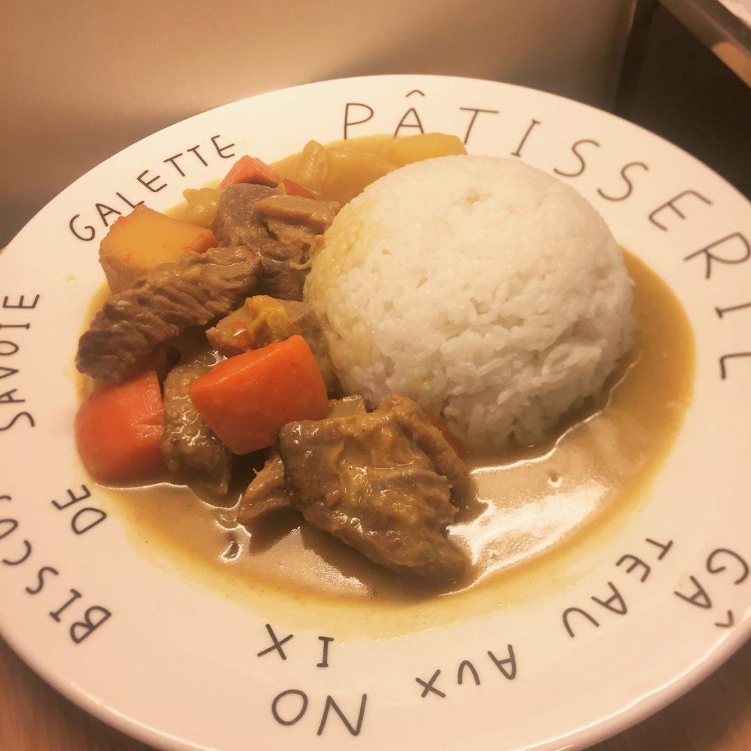 科科咖喱牛腩饭