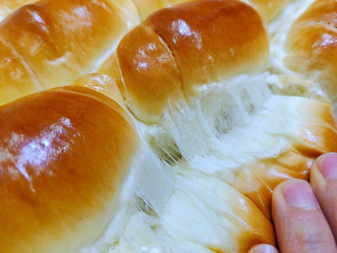 勤奋的小丸子做的治愈系 牛奶卷卷拉丝面包!