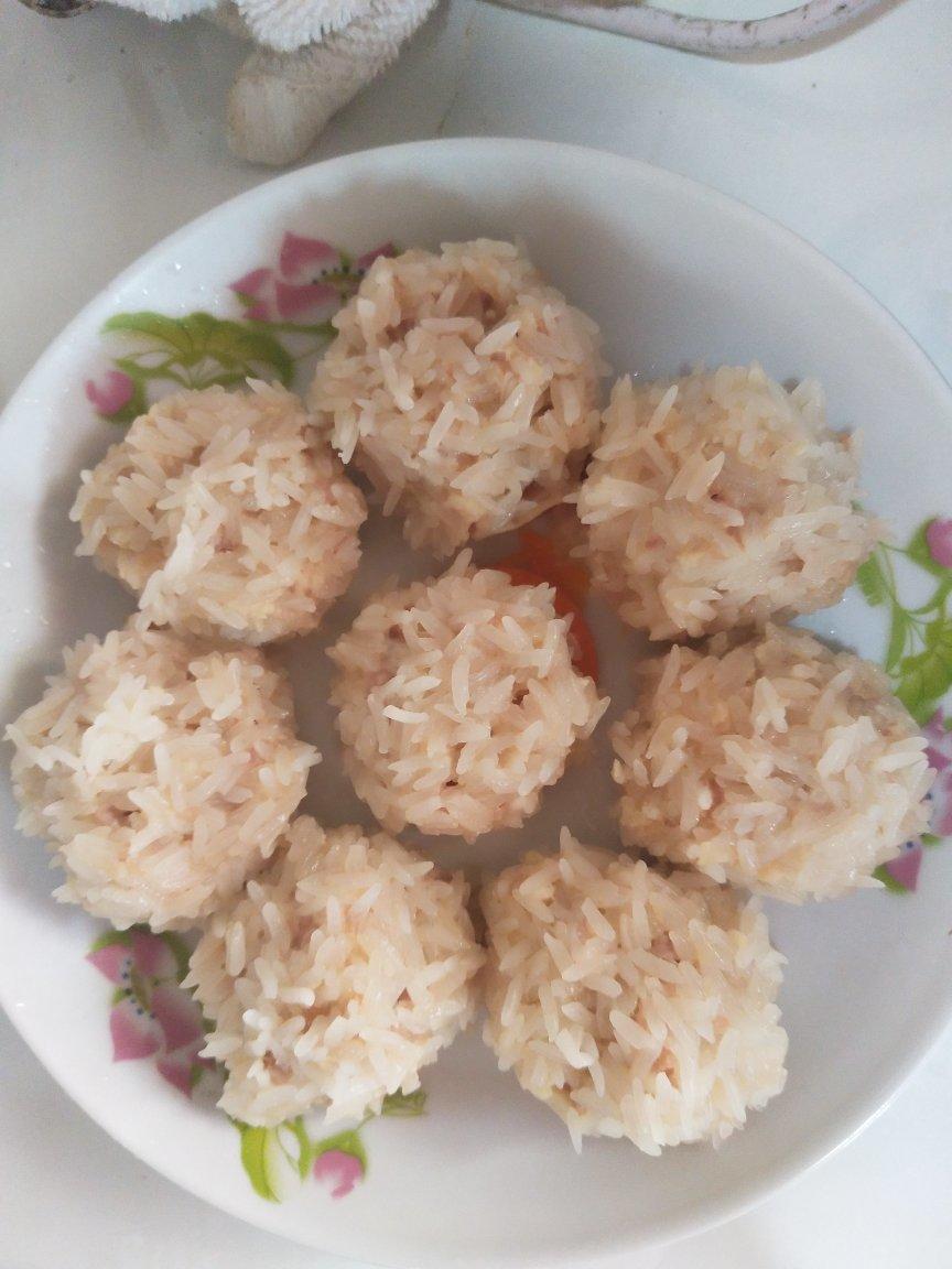 蒸糯米肉丸子