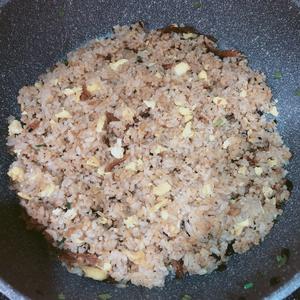 豆豉鲮鱼炒饭的做法 步骤1
