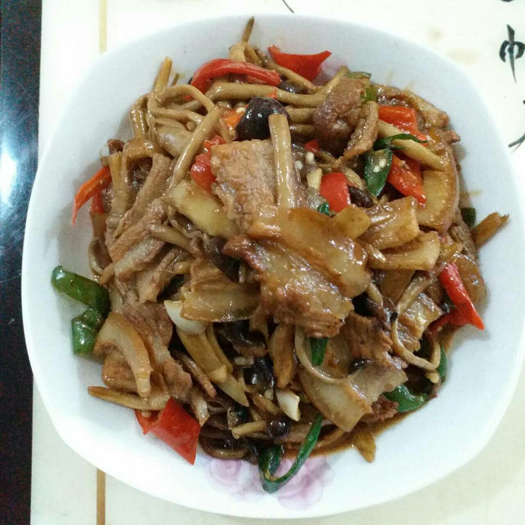 茶树菇炒肉片