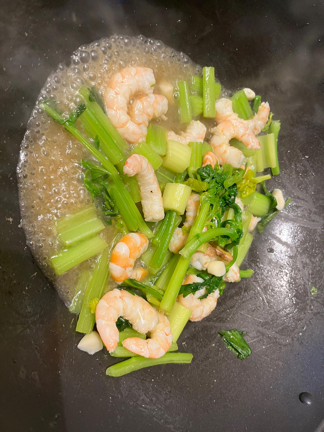 超级嫩的西芹吃法（西芹虾仁），小朋友也可以吃很多