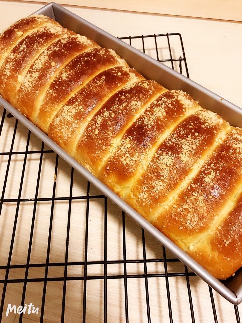 坐在树上看彩虹做的松软拉丝的三奶排包椰浆鲜牛奶酸奶老面包